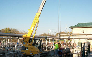 LC785 Confined Space US Up Close Lifting - Avoid Large Crane & Long Radius